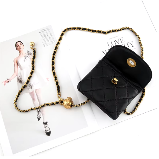 Trendy Chain Belt with Mini Quilted Bag – Adjustable Gold and Black Waist Accessory