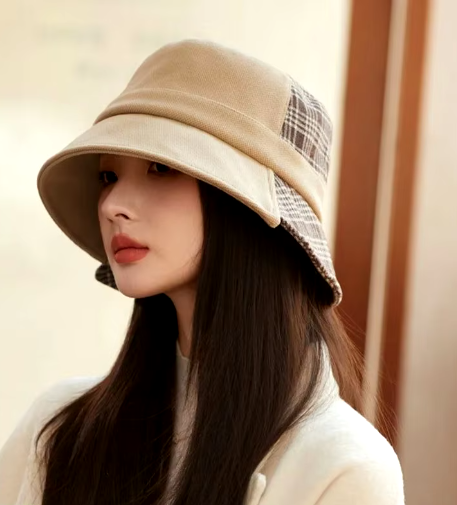 Reversible Plaid Bucket Hat for Women – Stylish Two-Tone Winter Hat