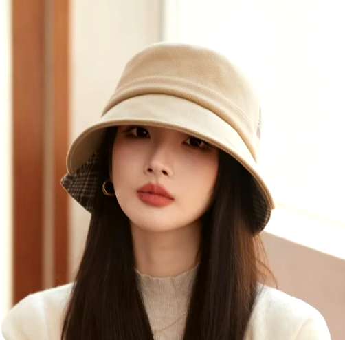Reversible Plaid Bucket Hat for Women – Stylish Two-Tone Winter Hat