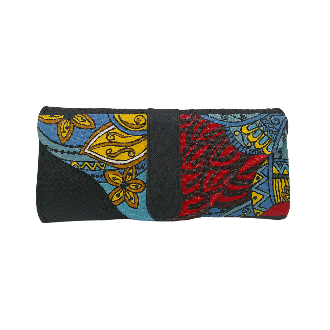 Hand-Painted Woven Straw Clutch – Artisan Boho-Chic Clutch with Colorful Abstract Design