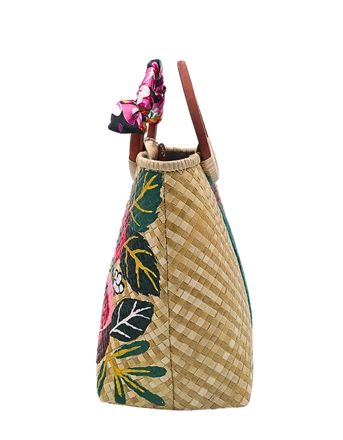 Load image into Gallery viewer, Handwoven Pandan Handbag with Wooden Handle - Gucci Inspired Floral Design - Eco-Friendly and Stylish
