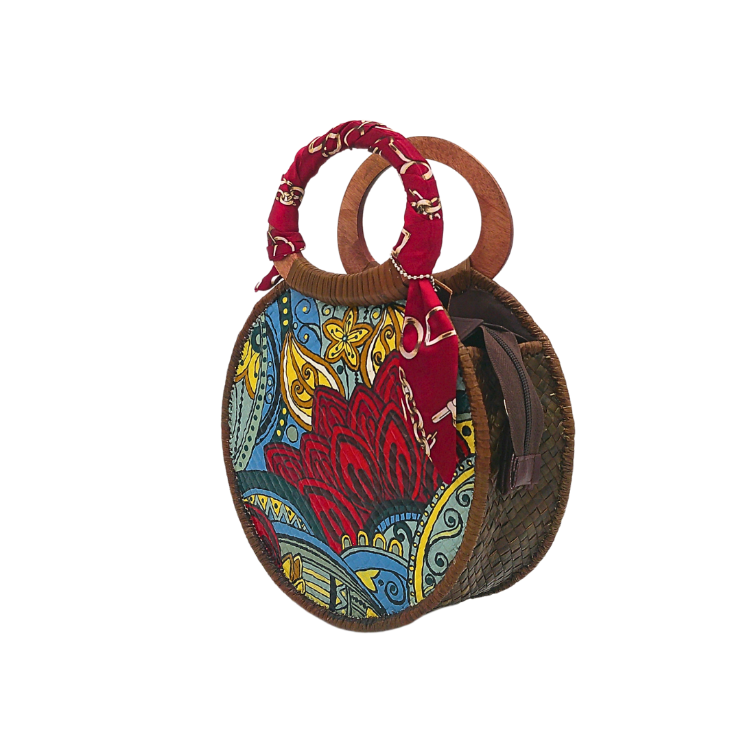 Handwoven Pandan Handbag/Crossbody with Adjustable Strap and Colorful Design - Eco-Friendly and Stylish