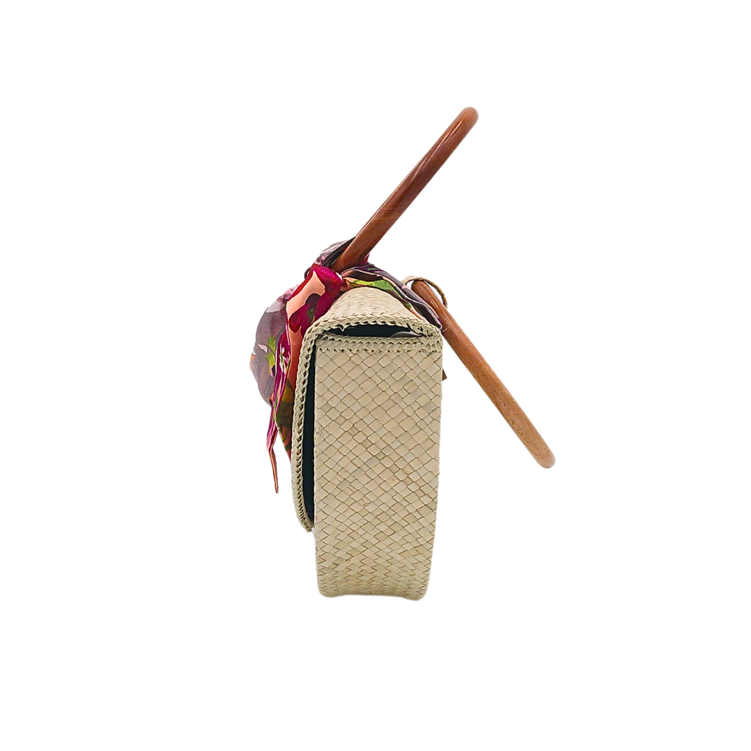 Handwoven Pandan Handbag with Wooden Handle and Floral Design - Eco-Friendly and Stylish